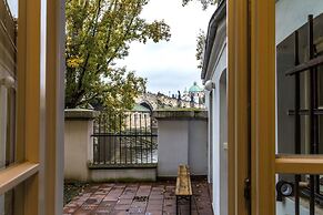 Charles Bridge Economic Hostel