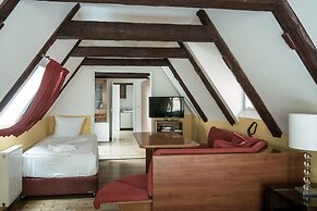 Charles Bridge Economic Hostel