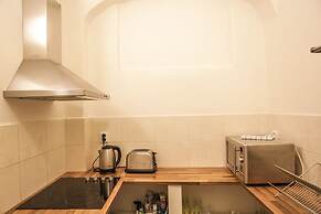 Charles Bridge Economic Hostel