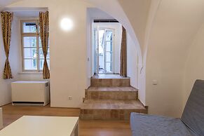 Charles Bridge Economic Hostel