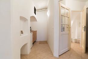 Charles Bridge Economic Hostel