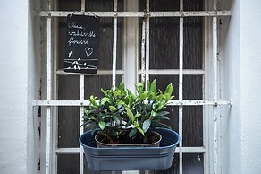 Charles Bridge Economic Hostel