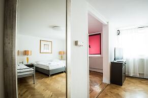 Charles Bridge Economic Hostel