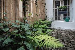 Charles Bridge Economic Hostel