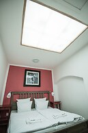 Charles Bridge Economic Hostel