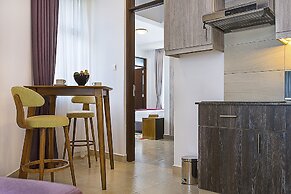 L'Aziz Suites