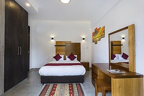 L'Aziz Suites