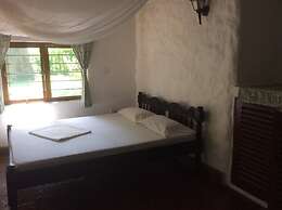 Diani Banda Cottages