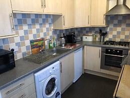 Super 2 Bedroom Flat near Dalkeith Town Center