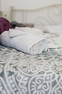 Bright & Modern on Top Location