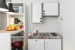 Bright & Modern on Top Location