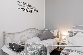 Bright & Modern on Top Location