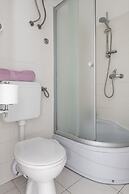 Bright & Modern on Top Location