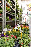 Bright & Modern on Top Location