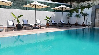 Ruwais Hotel