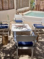 The Mantarraya Outpost Bed & Breakfast