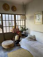 The Mantarraya Outpost Bed & Breakfast