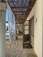 The Mantarraya Outpost Bed & Breakfast