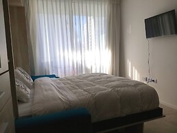 Independencia 1302 6E by HB