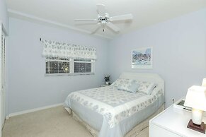 Hibiscus Pointe 124