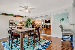 SE Cape Coral Pool Home With Boat Dock