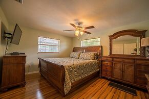 SE Cape Coral Pool Home With Boat Dock