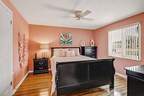 SE Cape Coral Pool Home With Boat Dock