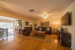 SE Cape Coral Pool Home With Boat Dock