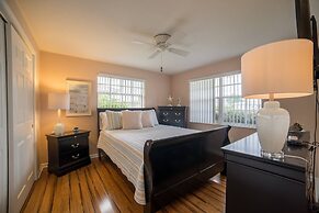 SE Cape Coral Pool Home With Boat Dock