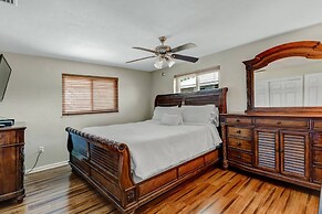 SE Cape Coral Pool Home With Boat Dock