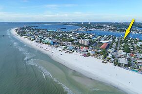 Beach Tree Hippie House