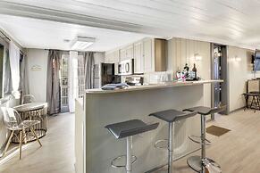 Beach Tree Hippie House