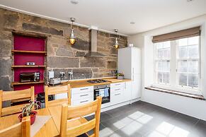 Grassmarket, Below Edinburgh Castle in Old Town