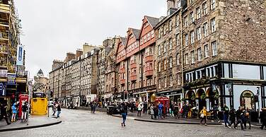 Lovely 2-bed Apartment in Old Town Edinburgh