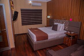 Mahogany Hotel and Suites