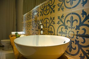 Villa Samalas Resort and Restaurant