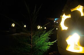 Villa Samalas Resort and Restaurant