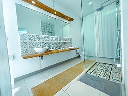 Villa Samalas Resort and Restaurant