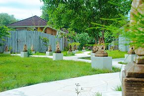 Villa Samalas Resort and Restaurant