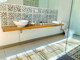 Villa Samalas Resort and Restaurant