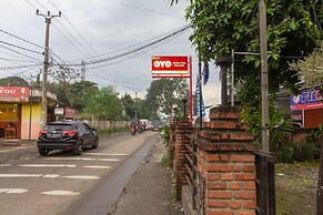 OYO 645 Griya Mas Syariah