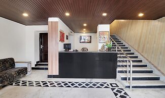 Treebo Mayur, Mall Road