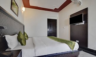 Treebo Mayur, Mall Road