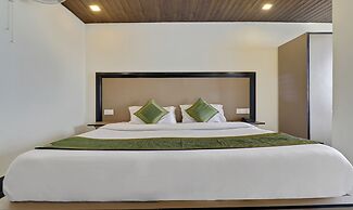 Treebo Mayur, Mall Road