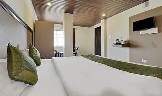 Treebo Mayur, Mall Road