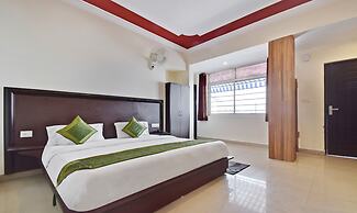 Treebo Mayur, Mall Road