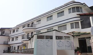 Treebo Mayur, Mall Road