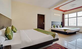 Treebo Mayur, Mall Road