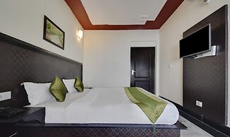 Treebo Mayur, Mall Road