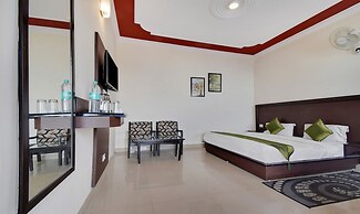 Treebo Mayur, Mall Road